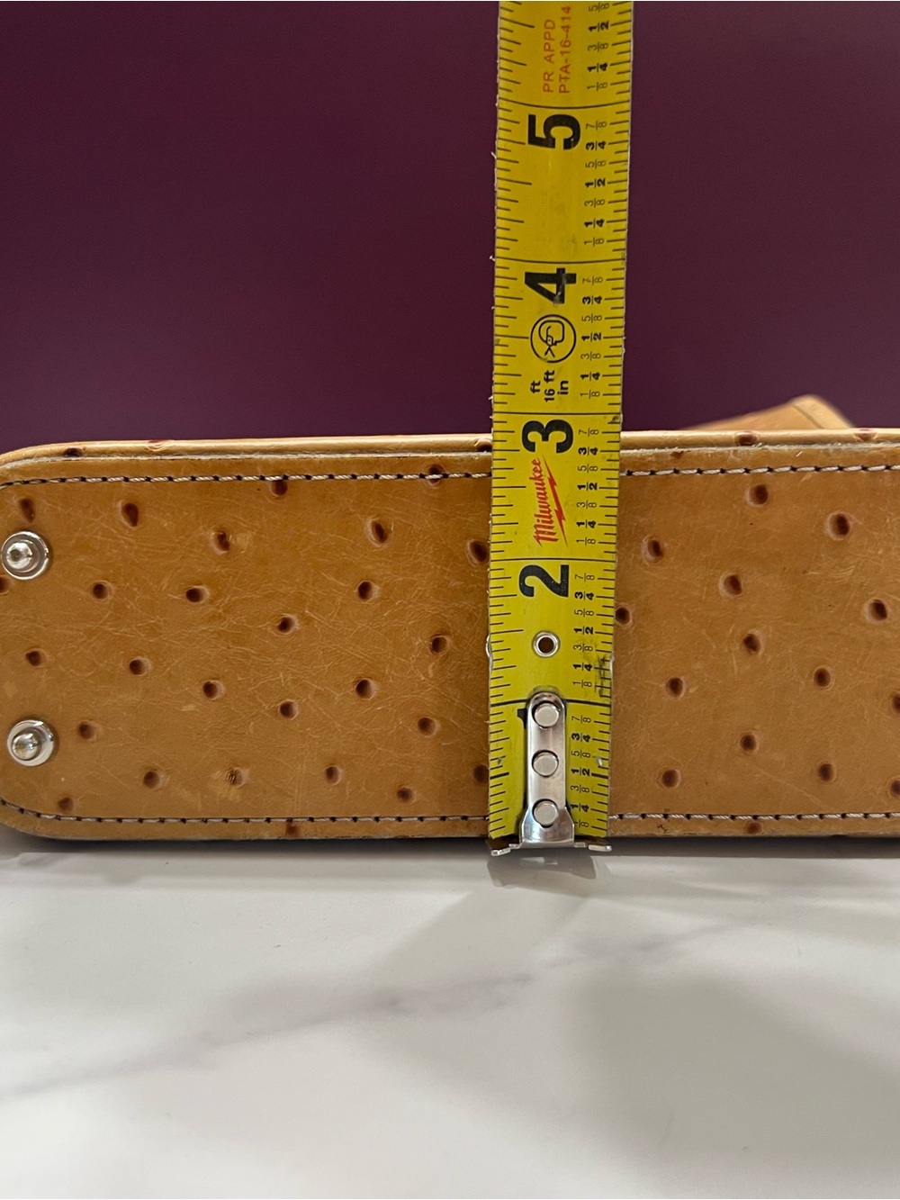 Vintage Dooney & Bourke Ostrich Embossed Leather Large Flap Bag Crossbody Strap - Picture 9 of 11